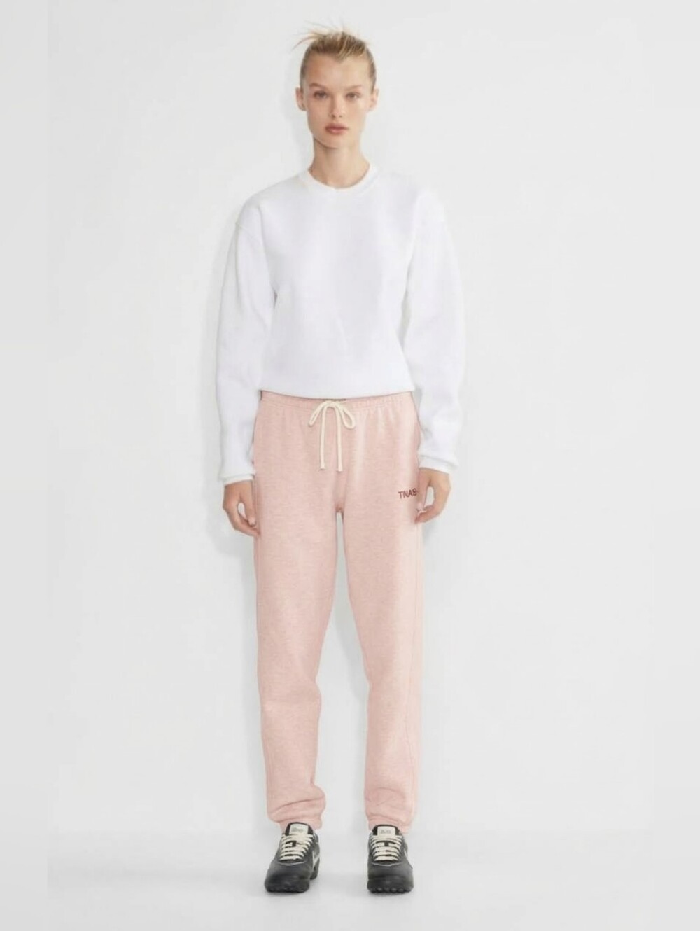 Aritzia TNA Cozy Sweatfleece Boyfriend Sweatpant size S baby pink